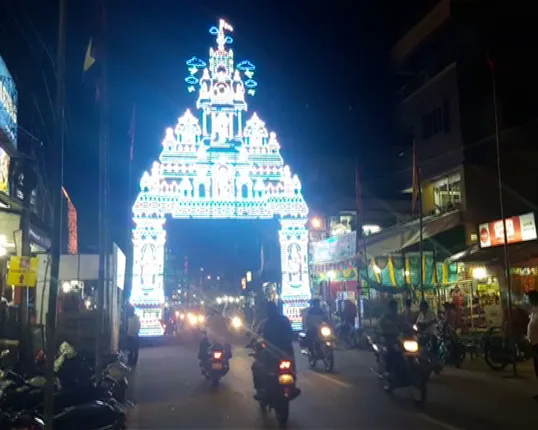 ରାତି ପାହିଲେ ଗଜଲକ୍ଷ୍ମୀ ପୂଜା : ଚଳଚଂଚଳ ଢେଙ୍କାନାଳ ସହର