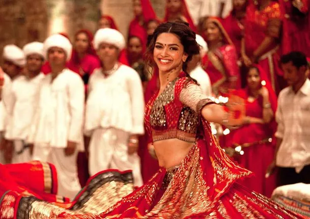 ଧୂଆଁ କାରବାରର ପୂରା ଜାଲକୁ ଖୋଲି ଦେବ କି ଏନସିବି !! ଦୀପିକାଙ୍କ ଉପରେ ପଡିବ କି ଶନିଦଶା