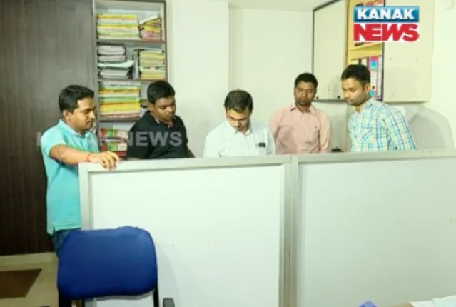 କଳାଟଙ୍କା କାରବାରର ସନ୍ଦେହ : ଓଡିଶାର ପ୍ରତିଷ୍ଠିତ ଜୁଏଲର୍ସ ଦୋକାନମାନଙ୍କରେ ଆୟକର ବିଭାଗର ଚଢଉ