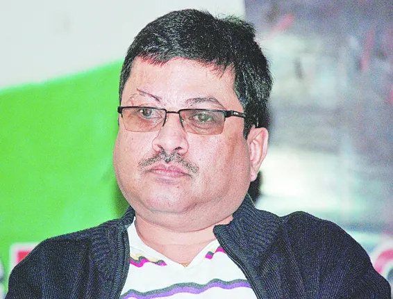 ମଧ୍ୟାହ୍ନରେ ସୂର୍ଯ୍ୟାସ୍ତ : ପରପାରିରେ ଲୁଲୁ ମହାପାତ୍ର