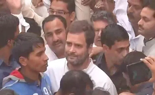 ସୈନିକ ରାମକିଶନଙ୍କ ଆତ୍ମହତ୍ୟାକୁ ନେଇ ଜୋର ଧରିଲା ରାଜନୀତି : ଅନ୍ତିମ ସଂସ୍କାର କାର୍ଯ୍ୟକ୍ରମରେ ସାମିଲ ହେବେ  ରାହୁଲ ଗାନ୍ଧି ଓ ଅରବିନ୍ଦ କେଜ୍ରିୱାଲ