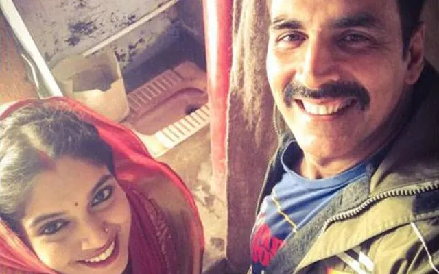 ବିବାଦରେ ଅକ୍ଷୟଙ୍କ ‘ଟୟଲେଟ୍ ଏକ ପ୍ରେମ୍ କଥା’ ! ନିର୍ଦେଶକଙ୍କ ଜିଭ କାଟିବା ପାଇଁ ୧ କୋଟିର ପୁରସ୍କାର ଘୋଷଣା