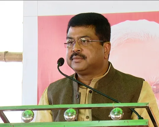 ଆଦିବାସୀଙ୍କୁ ପ୍ୟାନକାର୍ଡ ଛାଡ ନେଇ ମୋଦିଙ୍କୁ ଚିଠି ପ୍ରସଙ୍ଗ: ନବୀନଙ୍କୁ ସମାଲୋଚନା କଲେ ଧର୍ମେନ୍ଦ୍ର