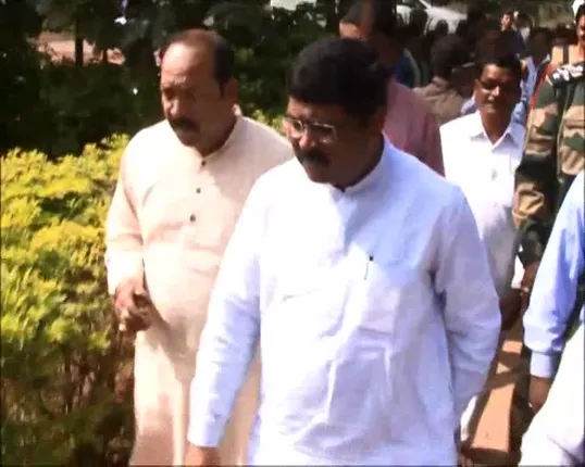 ସ୍କୁଲ୍ ପଲିଟିକ୍ସର ଫାଇନାଲ୍ ଡେ : ଢେଙ୍କାନାଳ କାଣ୍ଡବିନ୍ଧା ସ୍କୁଲର ଶତବାର୍ଷିକୀରେ ଯୋଗ ଦେବେ କେନ୍ଦ୍ରମନ୍ତ୍ରୀ