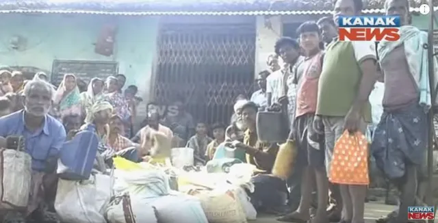 ଧାନ ନିଅ କିରୋସିନ୍ ଦିଅ : ବଜାରରେ ଖୁଚୁରା ପଇସା ଅଭାବରୁ କାଶିବାହାଲରେ ଦେଖାଦେଇଛି ଏଭଳି ସ୍ଥିତି