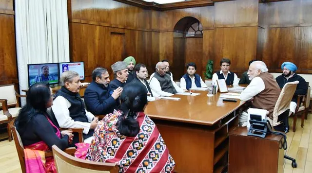 ବିମୁଦ୍ରାକରଣ ପ୍ରସଙ୍ଗ : ପ୍ରଧାନମନ୍ତ୍ରୀ ନରେନ୍ଦ୍ର ମୋଦିଙ୍କୁ ଭେଟିଲେ ରାହୁଲ ଗାନ୍ଧି