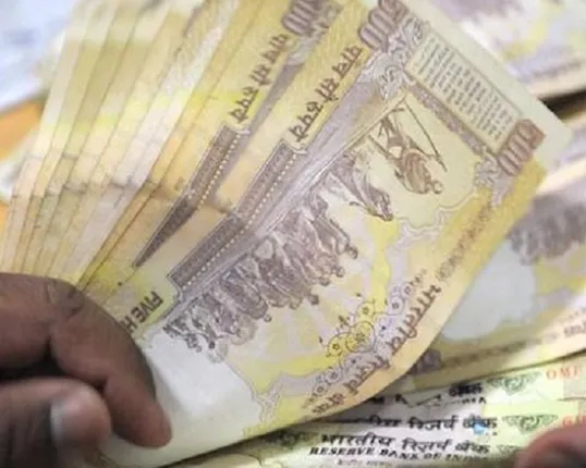 ସରୁଛି ପୁରୁଣା ୫ ଶହ ଟଙ୍କିଆ ନୋଟର ଅବଧି : ଆଜି ମଧ୍ୟରାତ୍ରିରୁ ପେଟ୍ରୋଲ ପମ୍ପରେ ଚଳିବନି ନୋଟ୍