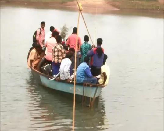 ବେଫିକର ପ୍ରଶାସନ : ଡଙ୍ଗା ଓ ଦଉଡିରେ ବନ୍ଧା ପଡିଛି ଚିତ୍ରକୋଣ୍ଡା ବାସୀଙ୍କ ଜୀବନ