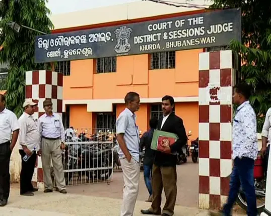 ବିବାଦୀୟ ସିଡି ମାମଲାରେ ମେୟରଙ୍କୁ କୋର୍ଟଙ୍କ ସୁରକ୍ଷା: ଅପମାନଜନକ ଖବର ପ୍ରସାରଣ ଉପରେ କଟକଣା