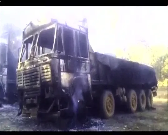 ମହାରାଷ୍ଟ୍ରରେ ମାଓବାଦୀଙ୍କ ଲଙ୍କାକାଣ୍ଡ : ୩୫ ଟ୍ରକ ଜାଳିଦେଲେ ୫୦୦ରୁ ଅଧିକ ସଶସ୍ତ୍ର ମାଓବାଦୀ