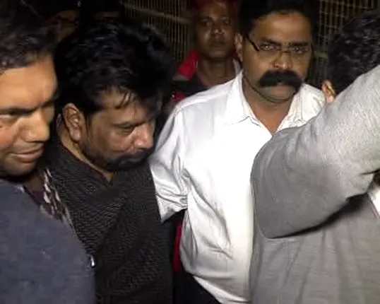 ଜେଲରୁ ହସ୍ପିଟାଲ ଗଲେ ଶିଳ୍ପପତି ମହିମା ମିଶ୍ର : ଅସୁସ୍ଥ ଯୋଗୁଁ ଜଗତସିଂହପୁର ଡାକ୍ତରଖାନାରେ ଭର୍ତି