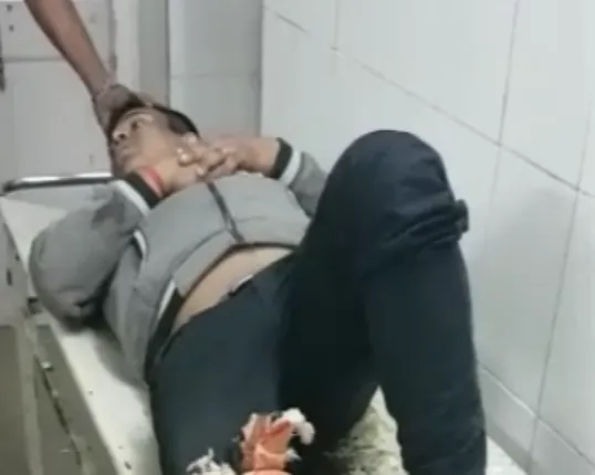 ରାଜଧାନୀ ଧଉଳି ନିକଟରେ ଏନକାଉଂଟର : ପୁଲିସ ଗୁଳିରେ ଆହତ ମୋଷ୍ଟ ୱାଂଟେଡ ଅପରାଧୀ ଶୁକ,ଏସସିବିରେ ଭର୍ତି