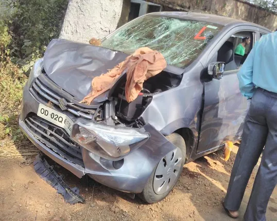 ନୟାଗଡରେ ମର୍ମନ୍ତୁଦ ଦୁର୍ଘଟଣା : ୬ ଜଣଙ୍କ ଉପରେ ମାଡିଗଲା କାର