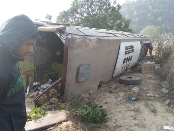 ରାୟଗଡା : କଲ୍ୟାଣସିଂହପୁରରେ ଯାତ୍ରୀବାହୀ  ବସ୍ ଦୁର୍ଘଟଣାଗ୍ରସ୍ତ