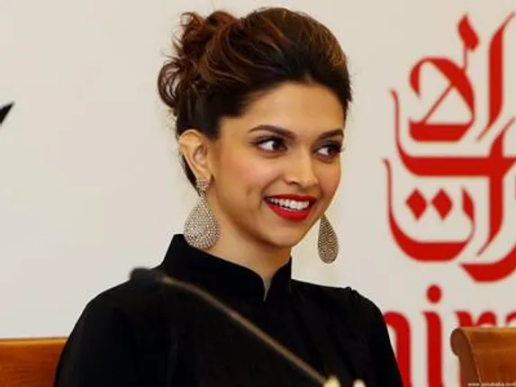 "ବିବାହ ପାଇଁ ଏଯାଏଁ ଯୋଗ୍ୟ ହୋଇନି' କହିଲେ ବଲିଉଡ ଦିବା ଦୀପିକା ପାଦୁକୋନ