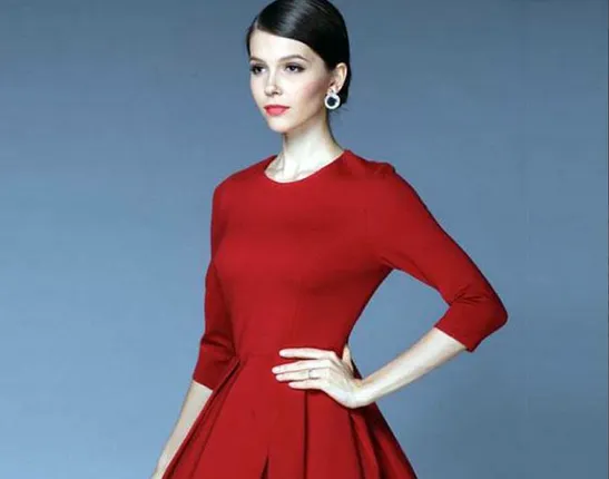 ପାର୍ଟିରେ ସବୁଠାରୁ ଆକର୍ଷଣୀୟ ନଜର ଆସିବେ ! ନଜର ପକାନ୍ତୁ ଏହି ୭ଟି ଟିପ୍ସ ଉପରେ