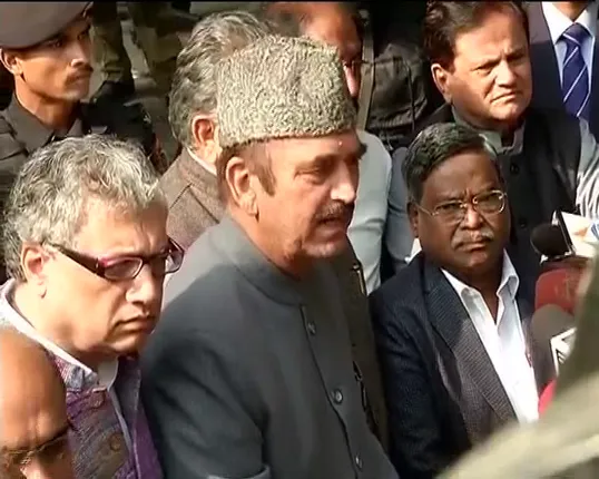 ବଜେଟକୁ ବିରୋଧ : ଭୋଟ ପୂର୍ବରୁ ବଜେଟ ଉପସ୍ଥାପନକୁ ନେଇ ନିର୍ବାଚନ ଆୟୋଗଙ୍କୁ ଭେଟିଲେ ବିରୋଧୀ