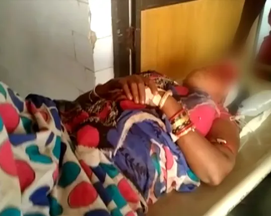 ପାରିବାରିକ କଳିହେଲା କାଳ : ଜମିବାଡି ବିବାଦକୁ ନେଇ ଭାଇକୁ ହାଣିଲା ଭାଇ,ଭାଉଜ ଗୁରୁତର