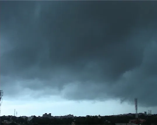 ବାୟୁମଣ୍ଡଳରେ ଜଳୀୟବାଷ୍ପ ପରିମାଣ ଅଧିକ : ରାଜ୍ୟ କିଛି ସ୍ଥାନରେ ଆଜି ଝିପିଝିପି ବର୍ଷା ସମ୍ଭାବନା