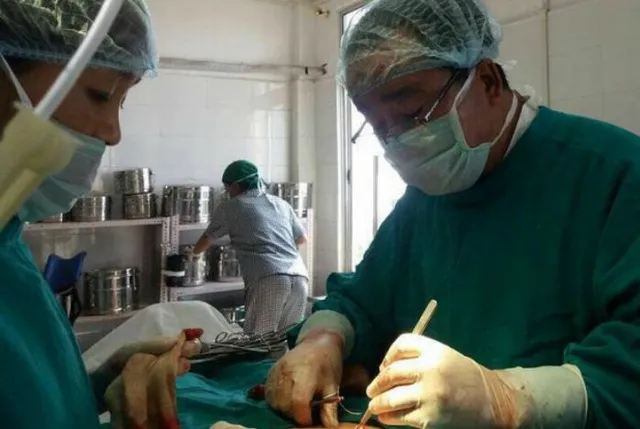 ବିଧାୟକ ସାଜିଲେ ଡାକ୍ତର ! ଗର୍ଭବତୀ ମହିଳାଙ୍କ କଲେ ଅସ୍ତ୍ରୋପଚାର