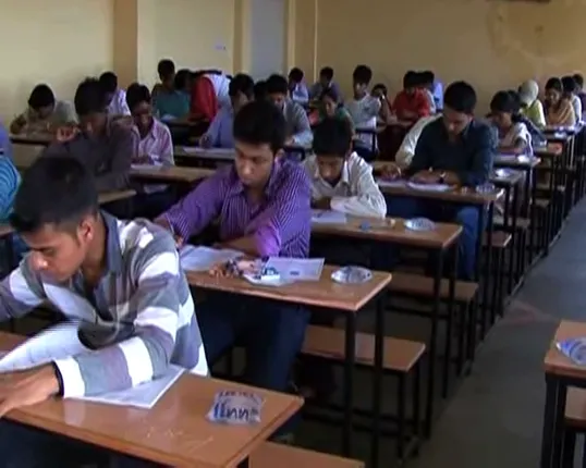 ନିୟମ କୋହଳ କଲେ ସିବିଏସ୍ଇ ! ସର୍ବାଧିକ ୩ଥର ନିଟ୍ ଦେଇପାରିବା କଟକଣା ବାତିଲ୍