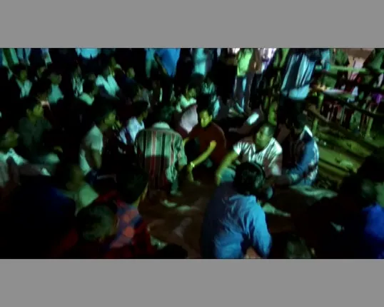 ହାରିବା ପରେ ଲଙ୍କାକାଣ୍ଡ ! ଢେଲାପଥର ମାଡରେ ଆଇଆଇସିଙ୍କ ସମେତ ମହିଳା ପୁଲିସ ଆହତ