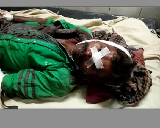 ପାରିବାରିକ କଳହର ବିଭତ୍ସ ରୂପ ! ପୁତୁରା ଆକ୍ରମଣରେ ଦାଦା, ଖୁଡି ଗୁରୁତର, ଡାକ୍ତଖାନାରେ ଭର୍ତ୍ତି