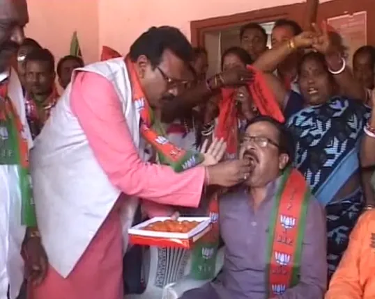 ବିଜେପିର ବିଜୟ ଉତ୍ସବ ! ପଂଚାୟତ ପରୀକ୍ଷା ୨୦୧୭ରେ ଶଙ୍ଖକୁ ଟକ୍କର ଦେଲା ପଦ୍ମ