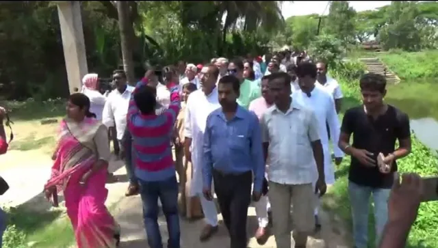 କଟକ : ନିର୍ବାଚନୀ ହିଂସା ସଂପର୍କରେ ତଥ୍ୟ ସଂଗ୍ରହ ପାଇଁ ପୋଦନା ଗ୍ରାମରେ ବିଜେପିର ୧୦ ଜଣିଆ ଟିମ୍