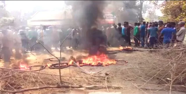 ବାଲେଶ୍ୱରରେ ଉଗ୍ରରୂପ ନେଲା ଗାଁ ବିବାଦ ! ଆକ୍ରମଣରେ ଜଣକର ମୃତ ପରେ ସ୍ଥାନୀୟ ଅଂଚଳରେ ଉତେଜନା,ରାସ୍ତାରୋକ