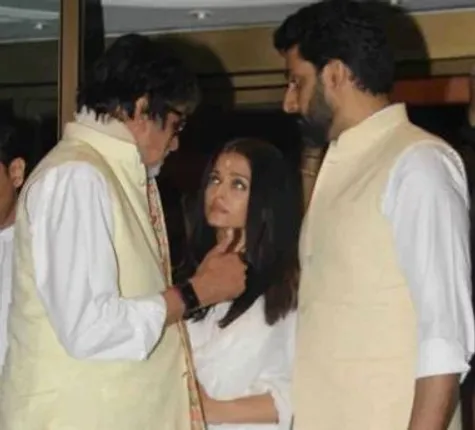 ଐଶ୍ୱର୍ଯ୍ୟାଙ୍କ ଦୁଃଖରେ ସାମିଲ ହେଲେ ସଉତୁଣୀ ! ଯାହାଙ୍କୁ ଦେଖି ଆଶ୍ଚର୍ଯ୍ୟ ହୋଇଗଲେ ପୁରା ବଚ୍ଚନ ଫ୍ୟାମିଲି