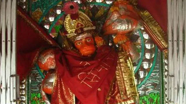 ବଜରଙ୍ଗ ବାଲୀଙ୍କ ଆଖିରେ ଲୁହ ! ଉତ୍ତରପ୍ରଦେଶରେ ଥିବା ଏକ ମନ୍ଦିରରେ ଦେଖିବାକୁ ମିଳିଛି ଏଭଳି ଆଶ୍ଚର୍ଯ୍ୟକର ଘଟଣା