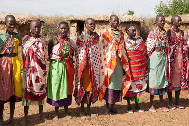 ଭିନ୍ନ ଏକ ପରମ୍ପରା : ଛେପ ପକାଇ ଅତିଥିଙ୍କୁ ସ୍ୱାଗତ କରନ୍ତି ଲୋକେ