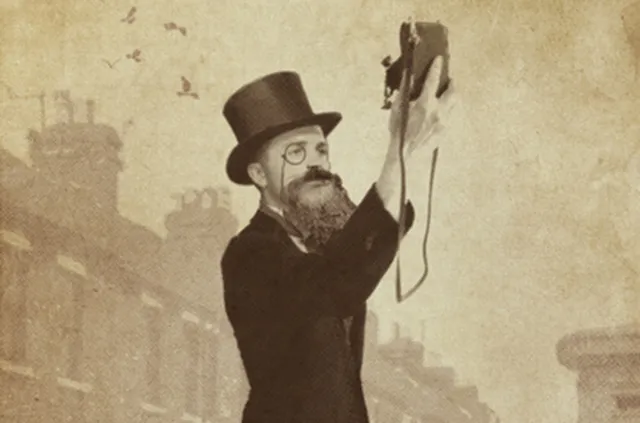 ସେଲ୍ଫିର ଇତିହାସ ! ଜାଣନ୍ତୁ କେବେ ଆଉ କିଏ କରିଥିଲେ ଏହାର ଆରମ୍ଭ . . .