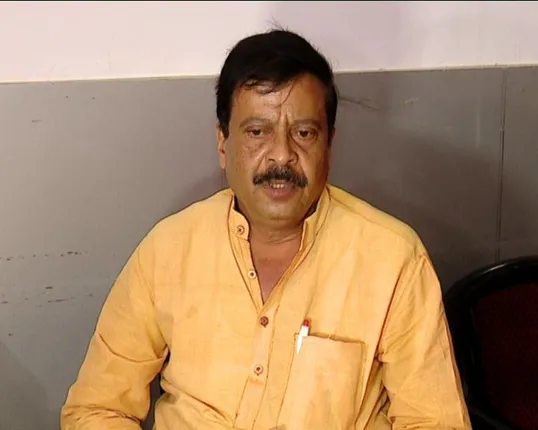 ବରଗଡ ଚାଷୀ ମୃତ୍ୟୁ ଘଟଣାରେ କୃଷି ମନ୍ତ୍ରୀଙ୍କ ବୟାନକୁ ନେଇ ବିବାଦ! ପ୍ରତିକ୍ରିୟା ରଖିଲେ ବରିଷ୍ଠ ବିଜେପି ନେତା ସୁରେଶ ପୂଜାରି