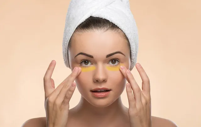 ଆଖି ତଳେ ହଳଦୀ ପେଷ୍ଟ୍ ଲଗାନ୍ତୁ ! ଏକ ସପ୍ତାହ ମଧ୍ୟରେ ଫରକ ଦେଖନ୍ତୁ