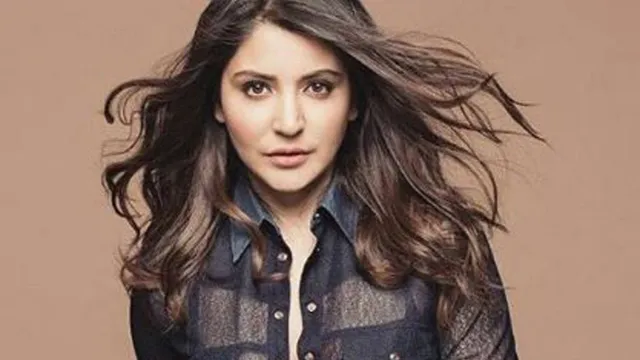 ରିିପୋର୍ଟରଙ୍କ ମା’ଙ୍କ ଫୋନ ଉଠାଇବା ପାଇଁ ଅନୁଷ୍କା ଶର୍ମା ରୋକିଲେ ପ୍ରେସ କନଫରେନ୍ସ !