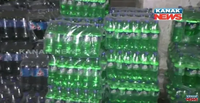 ଥଣ୍ଡାପାନୀୟ ନା ଜହର : ବଲାଙ୍ଗୀର ବଜାରରେ ଖୁଲମଖୁଲା ବିକ୍ରି ହେଉଛି ଏକ୍ସପାଏରି ହୋଇଯାଇଥିବା କୋଲଡ୍ରିଙ୍କସ