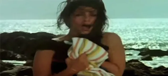 ପୋଷାକ ଦେଲା ଧୋକ୍କା ! ସୁଟିଂ ସେଟରେ ସଂପୂର୍ଣ୍ଣ ଉଲଗ୍ନ ହୋଇ ଯାଇଥିଲେ ବଲିଉଡର ଏହି ନାୟିକା