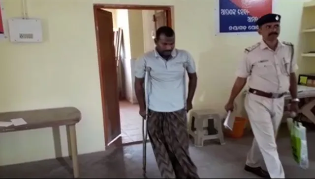 ନକଲି ସିବିଆଇ ଅଫିସରଙ୍କୁ ଗିରଫ କଲା ନୟାଗଡ ପୋଲିସ ! ଲକ୍ଷ ଲକ୍ଷ ଟଙ୍କା, ସୁନାଗହଣା ହଡପ କରିଥିବା ଅଭିଯୋଗ