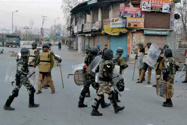 କାଶ୍ମୀର : ପୁଲବାମା ଜିଲ୍ଲାରେ ଏନକାଉଂଟର, ସୁରକ୍ଷାକର୍ମୀଙ୍କ ଗୁଳିରେ ୨ ଆତଙ୍କବାଦୀ ନିହତ