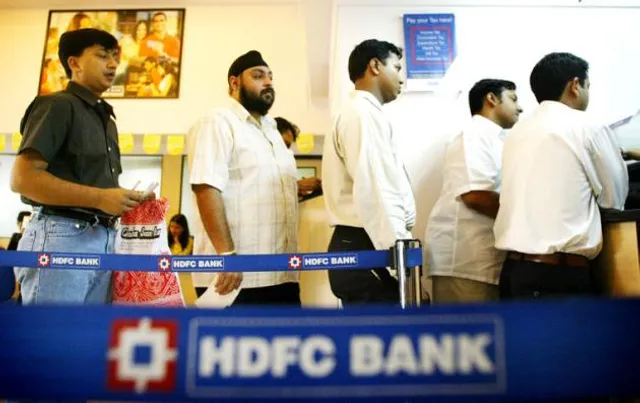 ଏଚଡ଼ିଏଫସି ବ୍ୟାଙ୍କ ଏଟିଏମରୁ ଆପେ ଆପେ ବାହରୁଛି ଟଙ୍କା ! ଜାଣନ୍ତୁ ନିଜ କଷ୍ଟ ଉପାର୍ଜିତ ଧନର ସୁରକ୍ଷା କିପରି କରିବେ ?