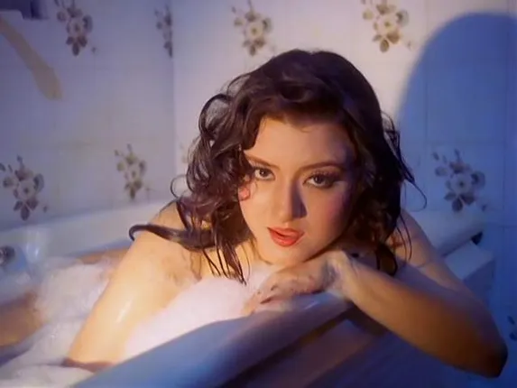 ସୁନ୍ଦରତା ହେଲା କାଳ ! ଏହି ଅଭିନେତ୍ରୀଙ୍କ ସୌନ୍ଦର୍ଯ୍ୟରେ ଆକର୍ଷିତ ହୋଇ ରାତି ବିତାଇବାକୁ ଚାହିଁଥିଲା ଅଣ୍ଡରୱାଲ୍ଡ ଡନ୍