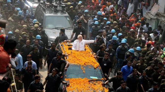 ହର୍ ହର୍ ମୋଦି ! ବାରଣାସୀ ରାସ୍ତାରେ ଦିଲ୍ଲୀ ଟିମକୁ ନେଇ ଶକ୍ତି ପ୍ରଦର୍ଶନ କଲେ ପ୍ରଧାନମନ୍ତ୍ରୀ