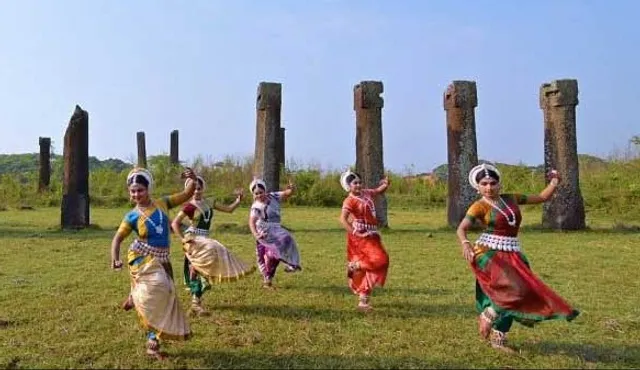 କଳା ପାଇଁ ବାଧକ ନୁହେଁ ଭାଷା ! ଇଂରାଜୀ ଗୀତର ତାଳେ ତାଳେ ନାଚିଲେ ଓଡିଶୀ ନୃତ୍ୟଶିଳ୍ପୀ