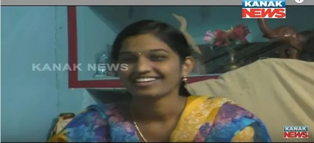 ପଛୁଆ ଜିଲ୍ଲାର ଆଗୁଆ ଝିଅ : ଆଖି ନଥାଇ ବି ଓଏଏସ୍ ପାଇଁ ଉଦାହରଣ ପାଲଟିଲେ କୋରାପୁଟ ଝିଅ ସସ୍ମିତା