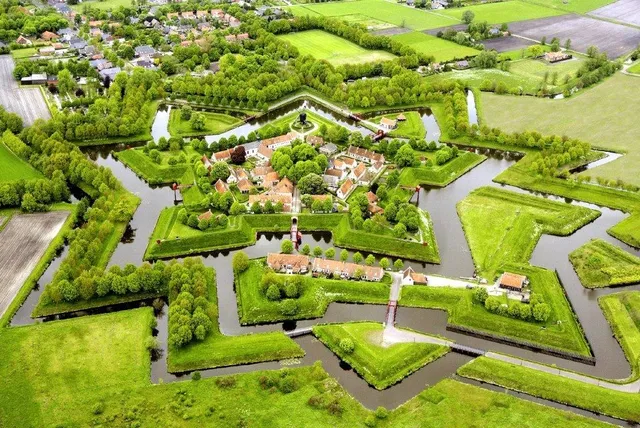 ରାସ୍ତା ନଥିବା ଗାଁ ! ଲୋକେ ଡଙ୍ଗାରେ କରନ୍ତି ଯାତାୟତ