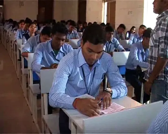 ଆଜିଠୁ ଆରମ୍ଭ ହେଉଛି ଯୁକ୍ତ ଦୁଇ ପରୀକ୍ଷା :୧୧୦୬ ସେଂଟରରେ ପରୀକ୍ଷା ଦେଉଛନ୍ତି ୩ ଲକ୍ଷ ୮୦ ହଜାର ଛାତ୍ରଛାତ୍ରୀ