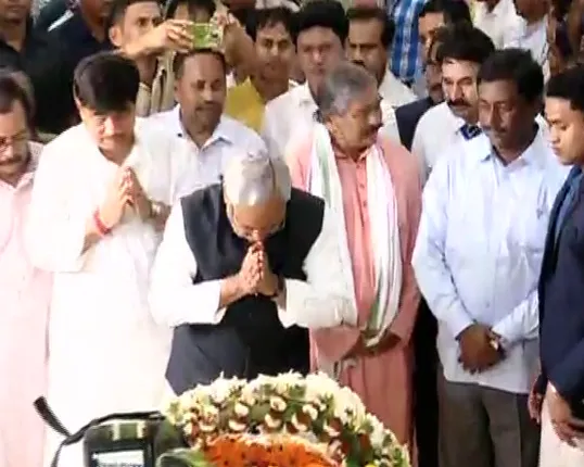 ଲୋକସଭାର ପୂର୍ବତନ ବାଚସ୍ପତି ରବି ରାୟଙ୍କ ପୈତୃକ ଗ୍ରାମରେ ଆଜି ଶେଷକୃତ୍ୟ ! ଶେଷଦର୍ଶନ କଲେ ବିହାର ମୁଖ୍ୟମନ୍ତ୍ରୀ