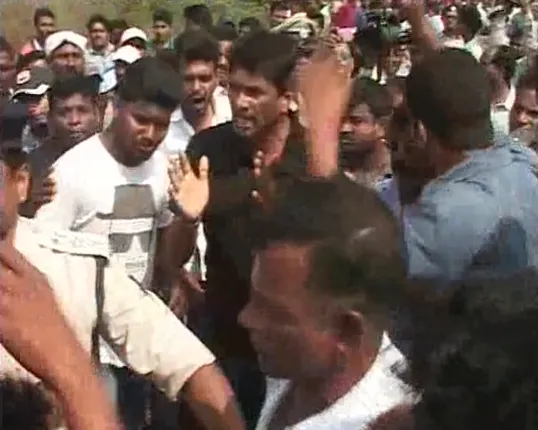 ଗଂଜାମ ଜିଲ୍ଲା ରଙ୍ଗେଇଲୁଣ୍ଡା ବ୍ଲକ ଅଧ୍ୟକ୍ଷ ନିର୍ବାଚନ ବେଳେ ତୀବ୍ର ଉତ୍ତେଜନା !  ଅଧ୍ୟକ୍ଷ ଦାବିଦାର ସମିତିସଭ୍ୟଙ୍କୁ ଅପହରଣ ଅଭିଯୋଗ